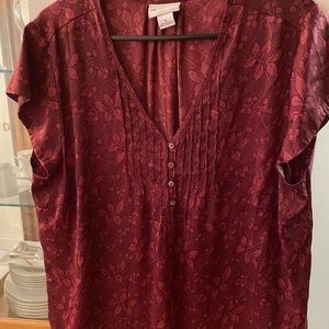 This vintage beautiful burgundy style blouse